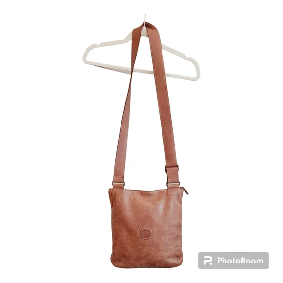Vintage ROOTS Leather Crossbody Bag - Picture 3 of 11